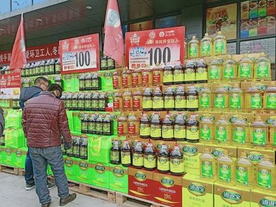 天冷人心暖，帮扶送温情——驻马店喜盈门悦泉店携手道道全粮油举办大型公益爱心活动